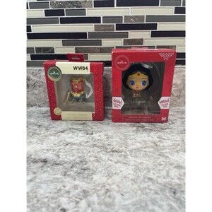 2020 Hallmark Premium Gold Wonder Woman Corset Diecast & Bobble Head Ornament